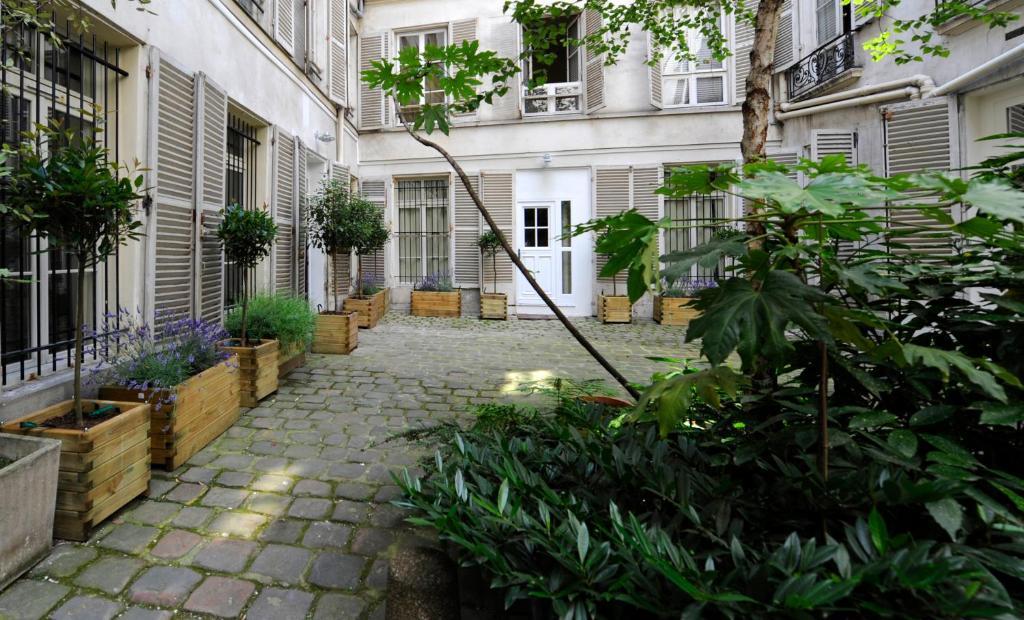 Helzear Montorgueil Suites París Exterior foto